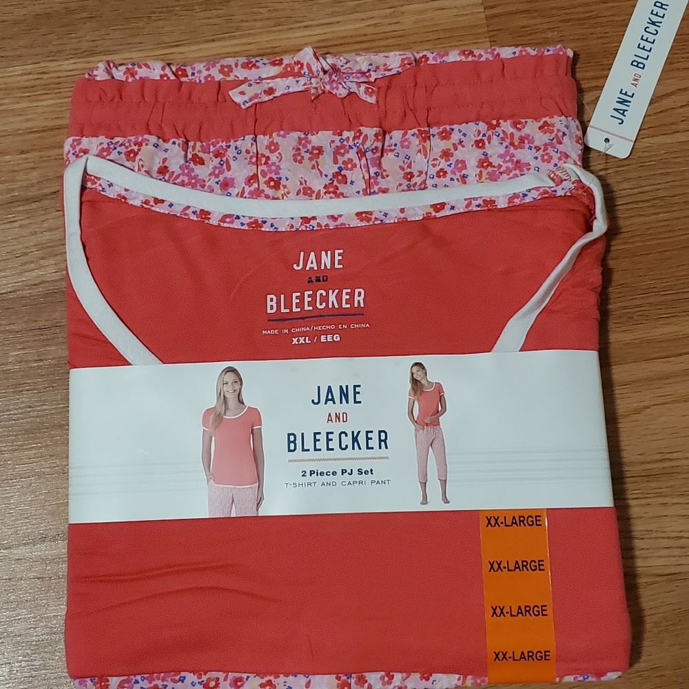 Jane and Bleeker 2pc tshirt and Capri pant size 2X